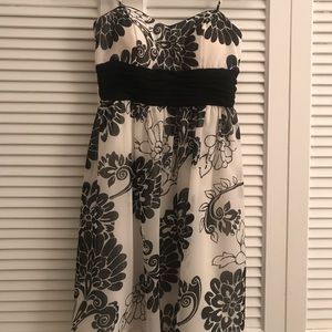 Beautiful black and white floral dress